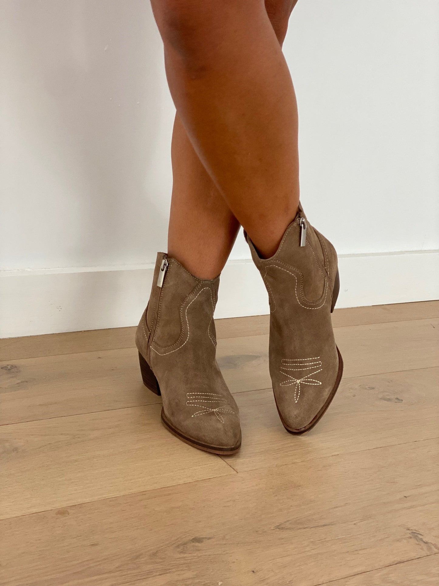 Dee Boot - Sand Suede