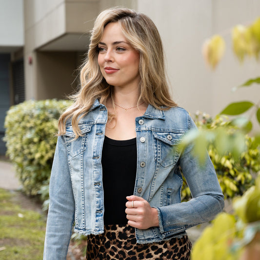 Frayed hem denim jacket