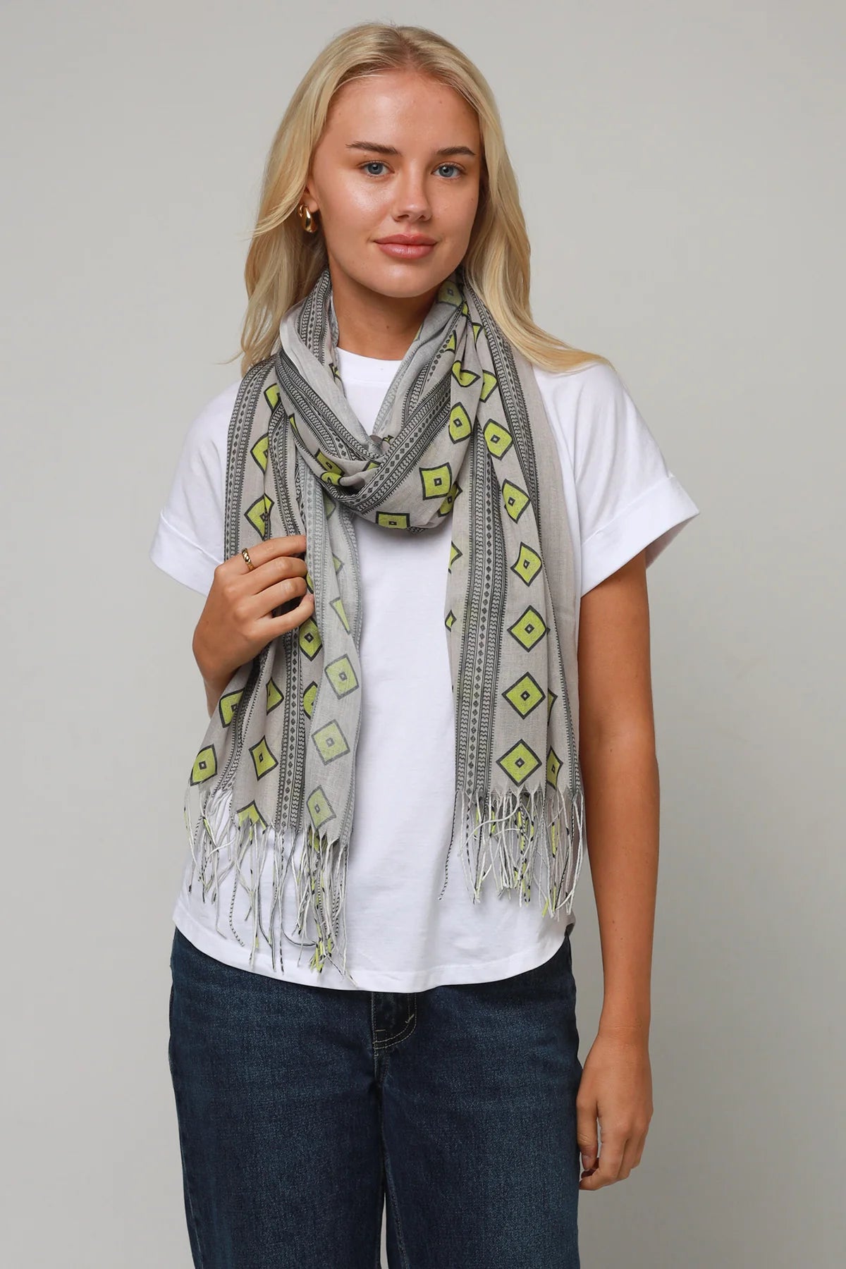 Geometric yellow and black scarf
