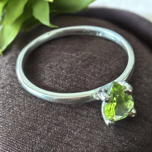 Sterling Silver Peridot Rhodium Plated Ring