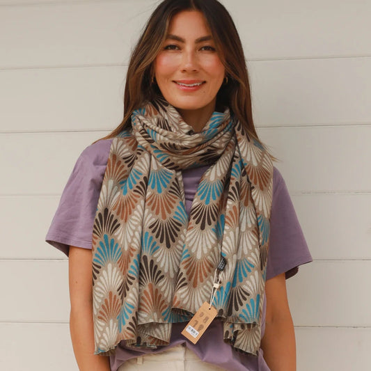Fan scarf light tones